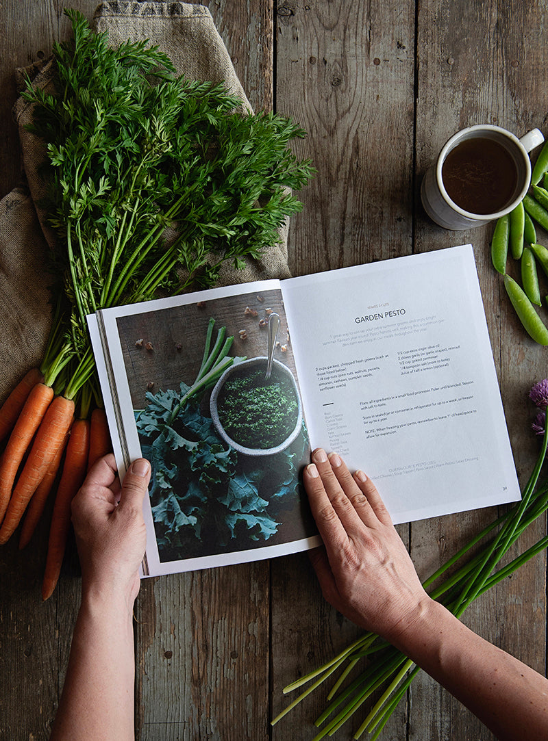 FRESH GROWN: Essential Guide to Use, Store, and Make the Most of Your Vegetables - Softcover Book